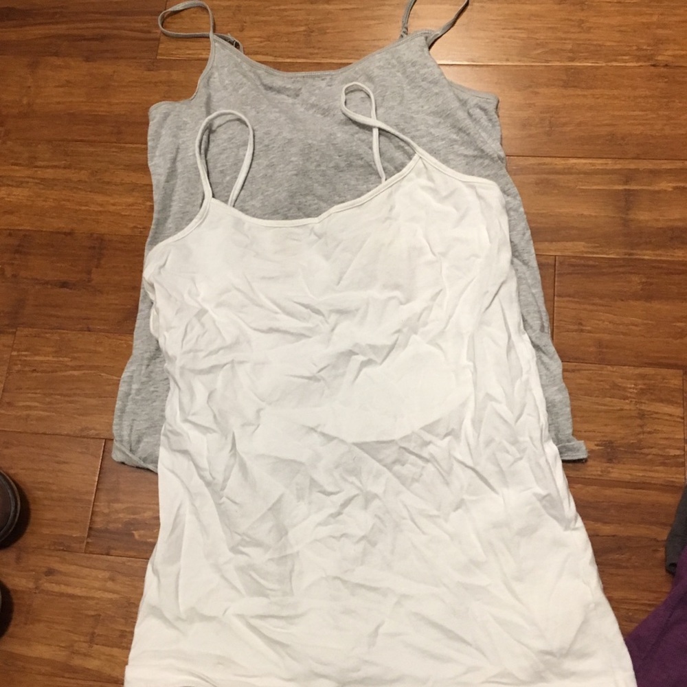2 tank top/undershirts
